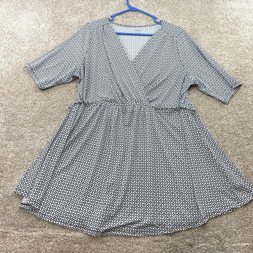 Motherhood Maternity 1X Black White Geometric Faux Wrap Tunic Top Empire Shirt